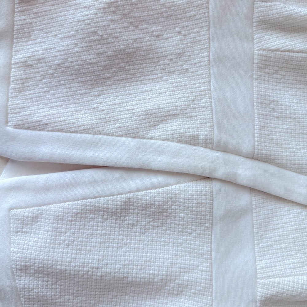 BCBG Max Azria Cut out. Back Sleeveless White Top - Picture 6 of 10